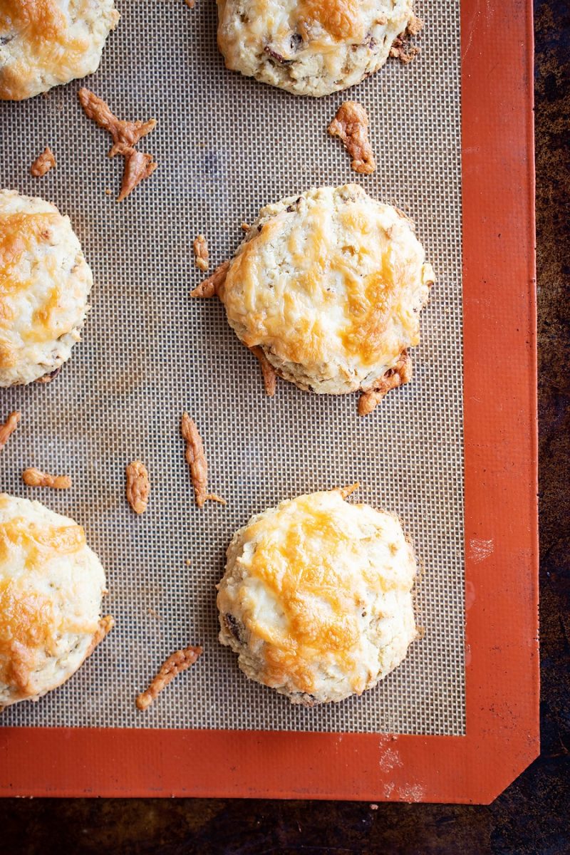 bacon cheddar biscuits